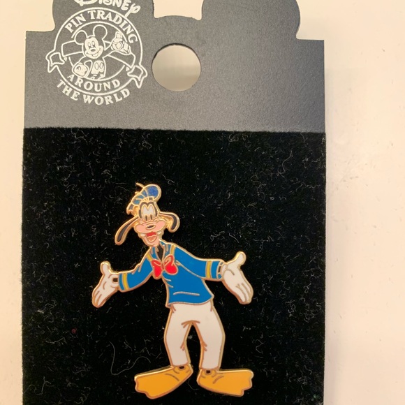 Disney Goofy Trading Pin. - Picture 2 of 4